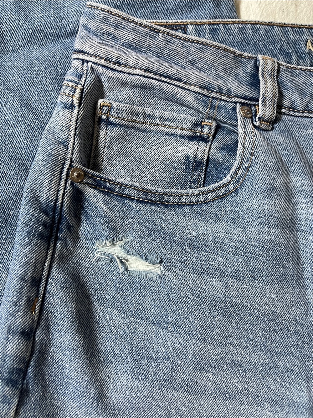 American Eagle Outfitters Women’s MOM JEAN - Picture 3 of 6
